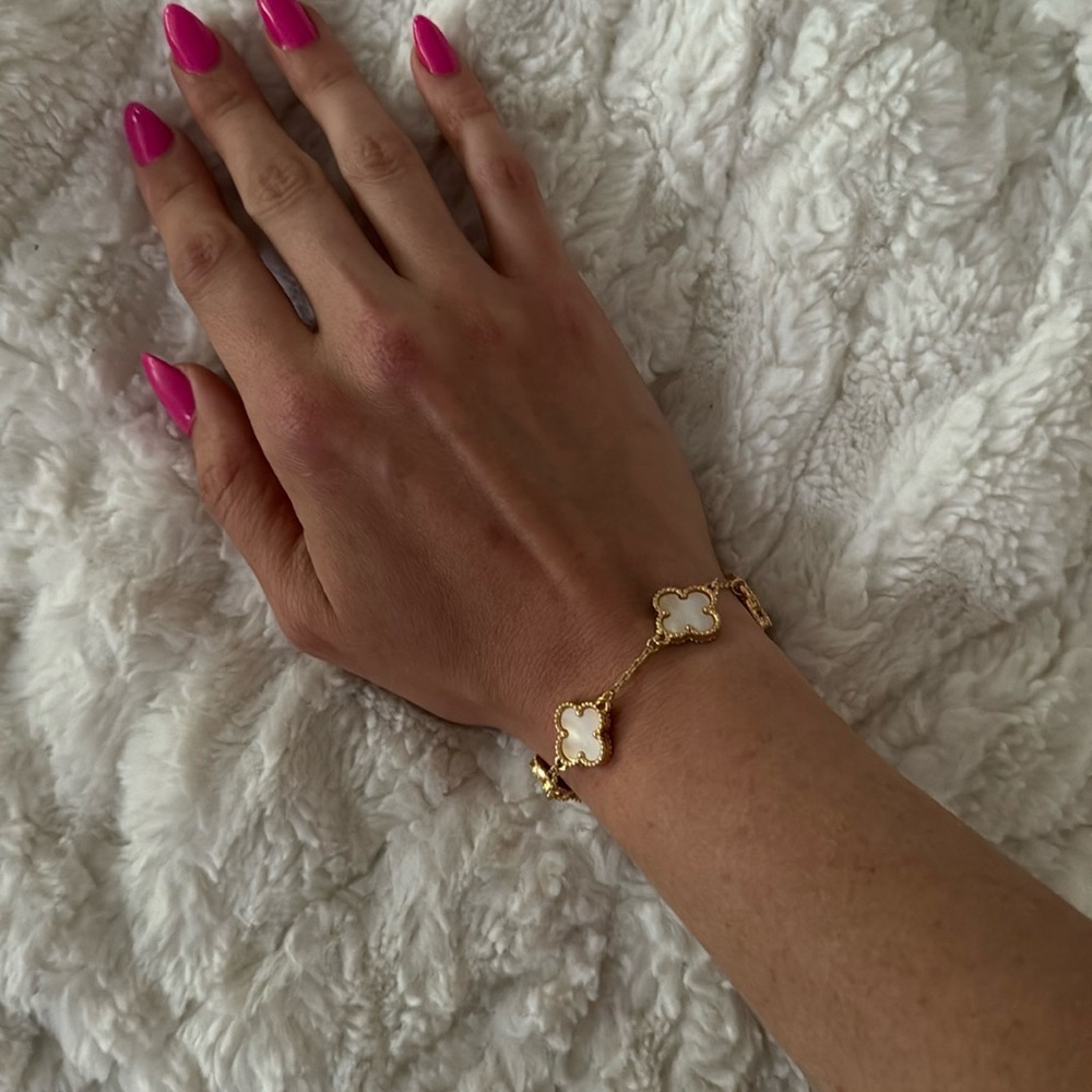 Elegant Gold and White Bracelet